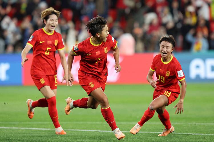 海地球迷热议0-1中国女足的相关图片